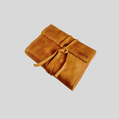 Estuche con Amarra | Juego de Naipes | Baraja Francesa/Inglesa | Cuero | Café Claro
